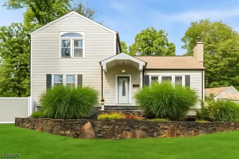 60 Hillside Ter, Wayne, NJ 07470