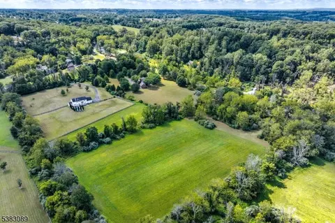 9 Sidney School Rd, Annandale, NJ 08801
