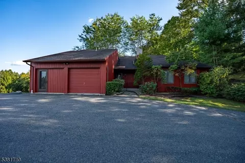 7 Danville Mountain Rd, Great Meadows, NJ 07838