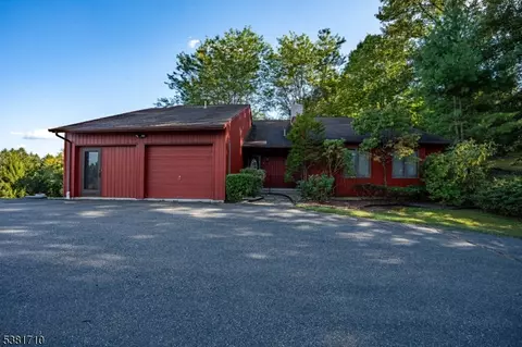 7 Danville Mountain Rd, Great Meadows, NJ 07838