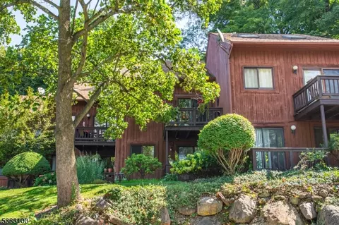 5 Deer Valley Ln UNIT 10, Vernon, NJ 07462