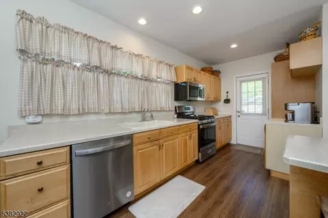 314 Mountainview Ter, North Plainfield, NJ 07063 photo 17