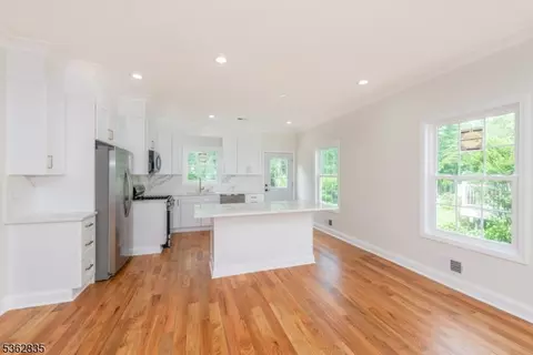 57 Hillcrest Dr, Wayne, NJ 07470 photo 4
