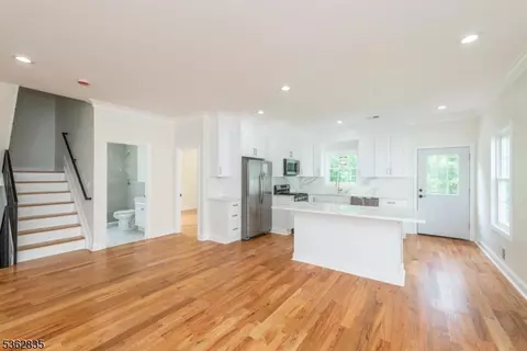57 Hillcrest Dr, Wayne, NJ 07470 photo 3