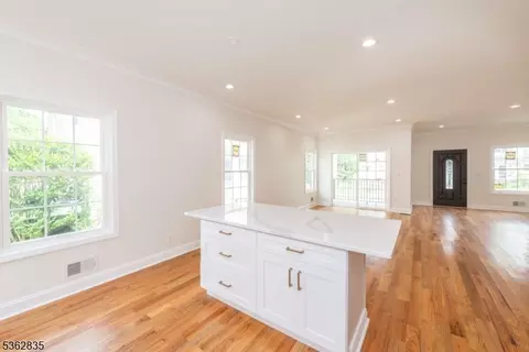 57 Hillcrest Dr, Wayne, NJ 07470 photo 9