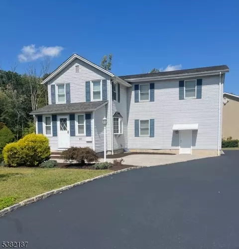 61 Troy Rd, East Hanover, NJ 07936