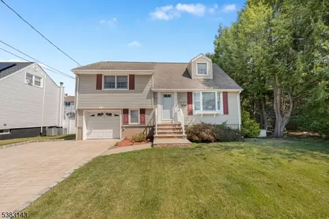 50 Crescent St, Rochelle Park, NJ 07662