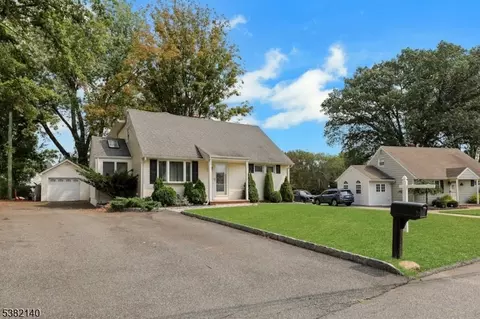 21 Dubel Rd, Wayne, NJ 07470 photo 2