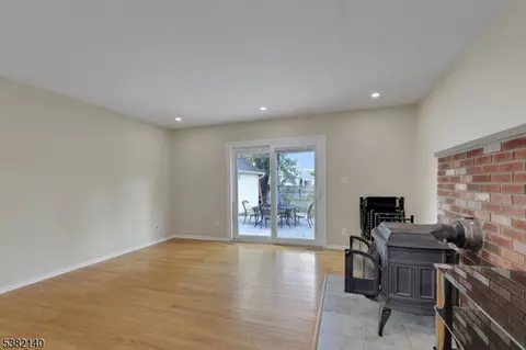 21 Dubel Rd, Wayne, NJ 07470 photo 13