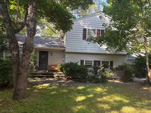 3 Garden Ter, Milltown, NJ 08850