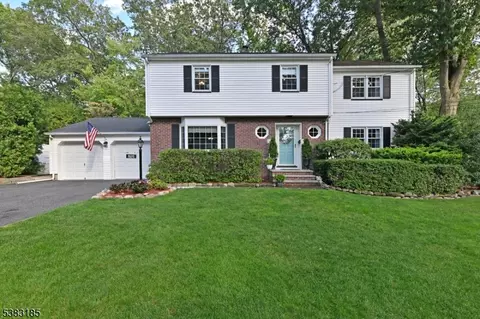 525 Colonial Blvd, Westwood, NJ 07675