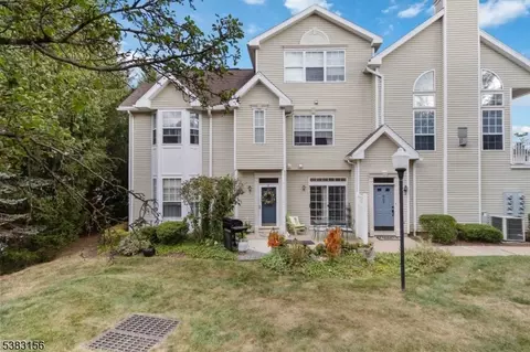 65 Wildflower Ln, Morristown, NJ 07960