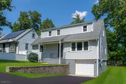 121 Washington Pl, Teaneck, NJ 07666