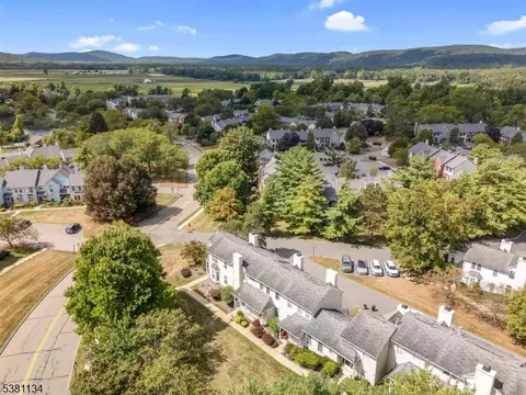 3 Grosbeak Dr, Hackettstown, NJ 07840