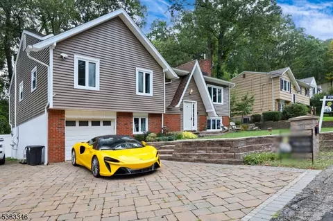 11 Idalroy Trl, Hopatcong, NJ 07843