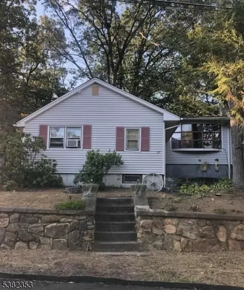 25 Conklin Ave, Stanhope, NJ 07874