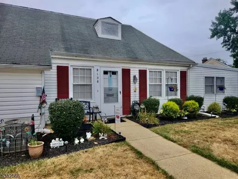 158 Pelham Ln # B, Monroe Township, NJ 08831