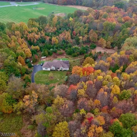 6 Alford Ln, Frenchtown, NJ 08825