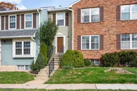 130 Selbey Ct, Somerset, NJ 08873