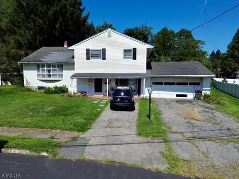 14 Honeyman Dr, Roxbury Twp, NJ 07876