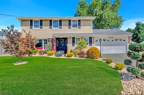 41 10th Ave, Monroe Township, NJ 08831