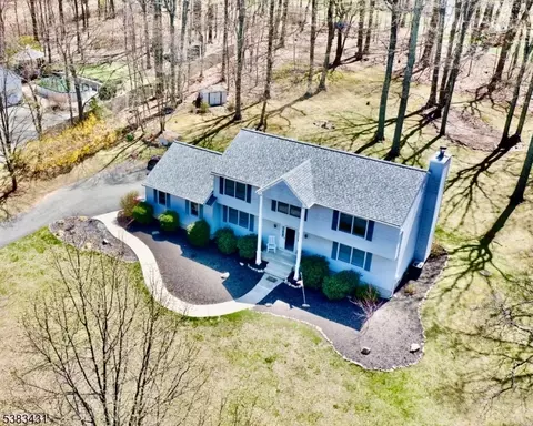 20 Highland Rd, Hackettstown, NJ 07840