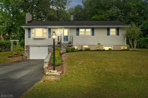 35 Skytop Rd, Newton, NJ 07860