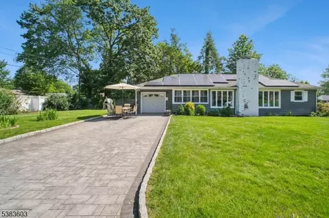 126 Fieldstone Dr, Springfield, NJ 07081