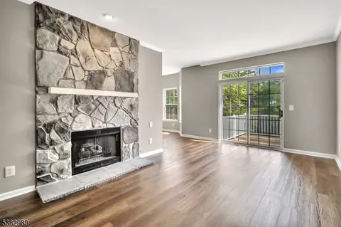 3037 King Ct, Green Brook, NJ 08812