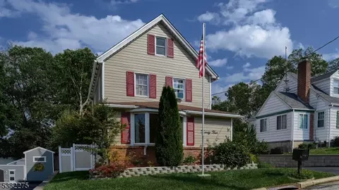 24 Spring St, Butler, NJ 07405
