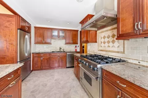 25 Watson Dr, Dover, NJ 07801 photo 3