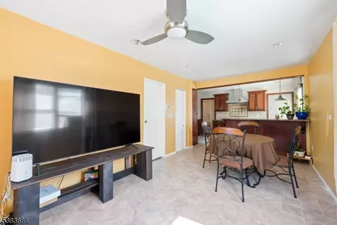 25 Watson Dr, Dover, NJ 07801 photo 5