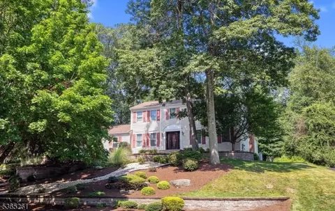 3 Green Hills Rd, Long Valley, NJ 07853