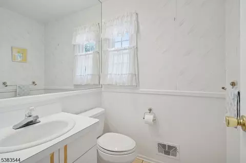 93 Ormont Rd, Chatham Twp, NJ 07928 photo 10