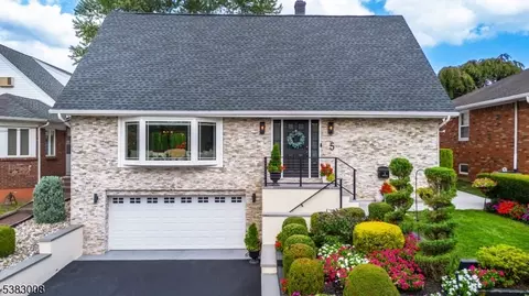 5 Greenwood Ave, Elmwood Park, NJ 07407