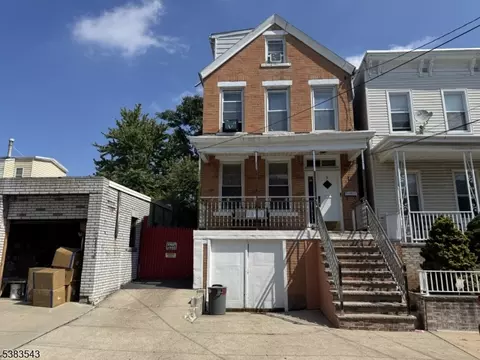 9 E 15th St, Bayonne, NJ 07002