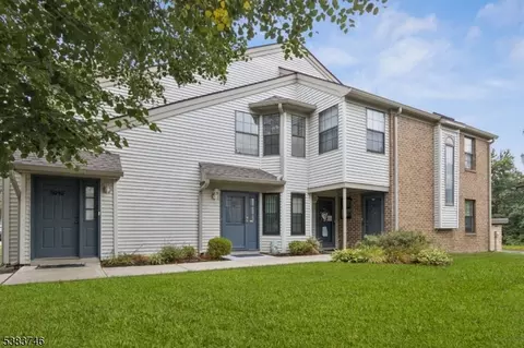 3014 Lighthouse Ln, Parlin, NJ 08859