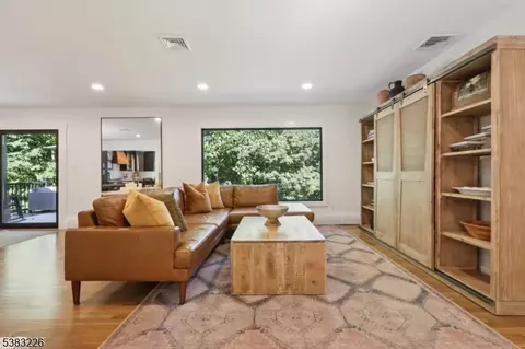 34 Chopin Dr, Wayne, NJ 07470 photo 9