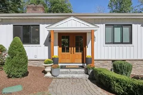 34 Chopin Dr, Wayne, NJ 07470 photo 2