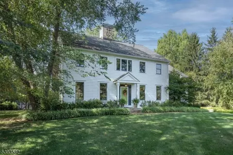4 Sugar Maple Row, Chester Twp, NJ 07930