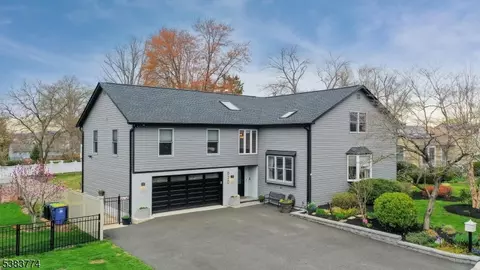 820 Rhine Blvd, Raritan, NJ 08869