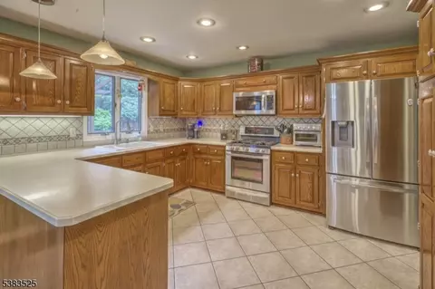 10 Deer Path, Gladstone, NJ 07934 photo 4