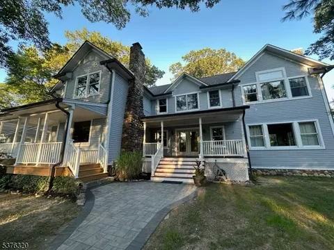 4 Longview Trl, Denville, NJ 07834
