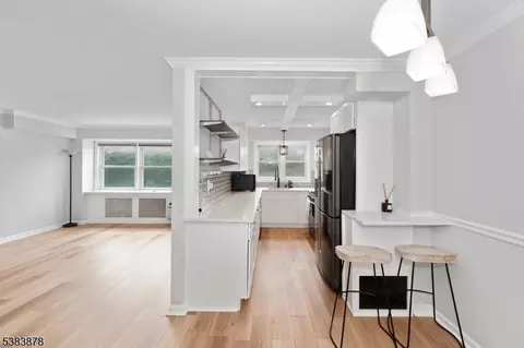 415 Claremont Ave #2D, Montclair, NJ 07042