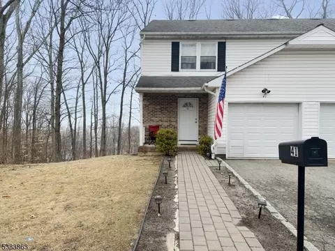 41 Livingston Ave, Dover, NJ 07801