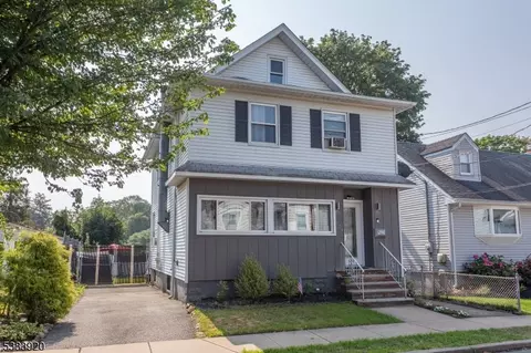 134 Dewey Ave, Totowa, NJ 07512
