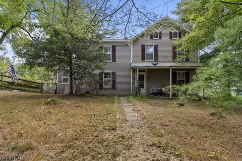 33 Gravel Hill Rd, Asbury, NJ 08802
