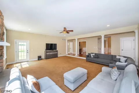Living - 18 High Ridge Ln, Frankford, NJ 07822 photo 5 of 6