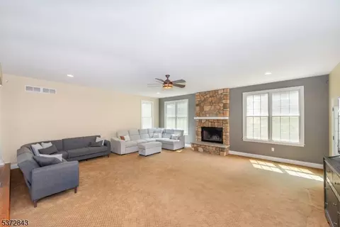 Living - 18 High Ridge Ln, Frankford, NJ 07822 photo 3 of 6