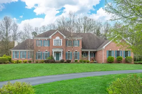 18 High Ridge Ln, Frankford, NJ 07822